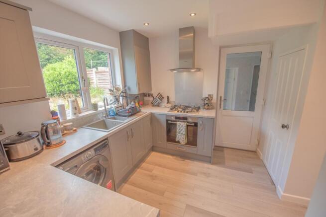 3 bed Semi-Detached for sale Image 9