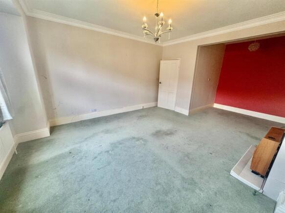 2 bed Flat for sale Image 5