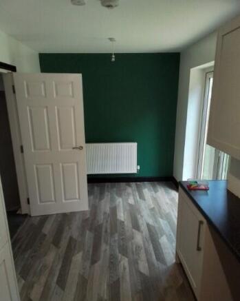 3 bed Town House to rent Image 5