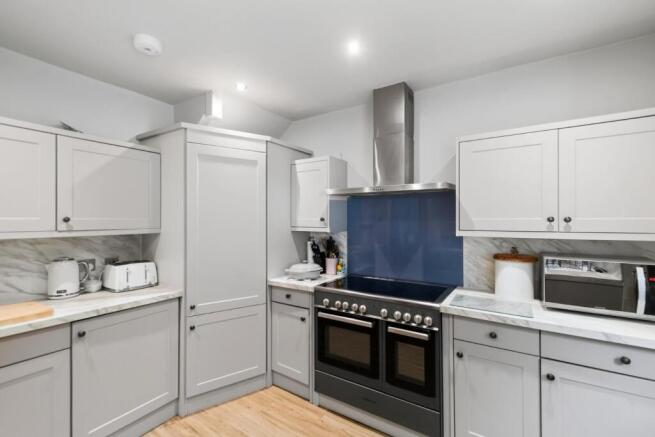 3 bed Terraced for sale Image 8