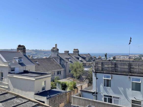 Lipson Road 80 Rear View.jpg