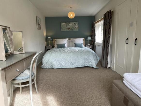 Bedroom 2.JPG
