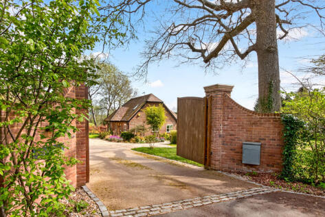 Chamber Lane, Farnham, GU10