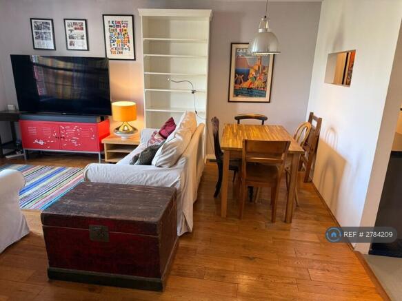 Living Room / Dining