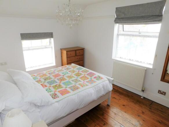 BEDROOM 2
