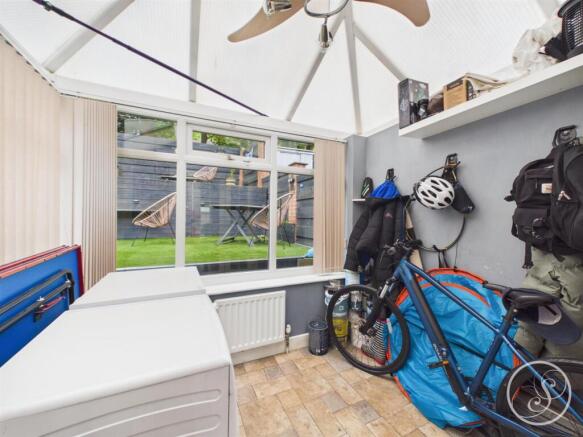 3 bed Town House for sale Image 7