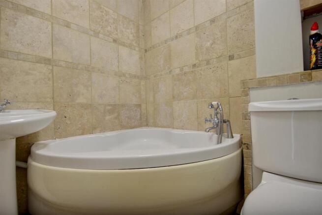 2 bed House to rent Image 8