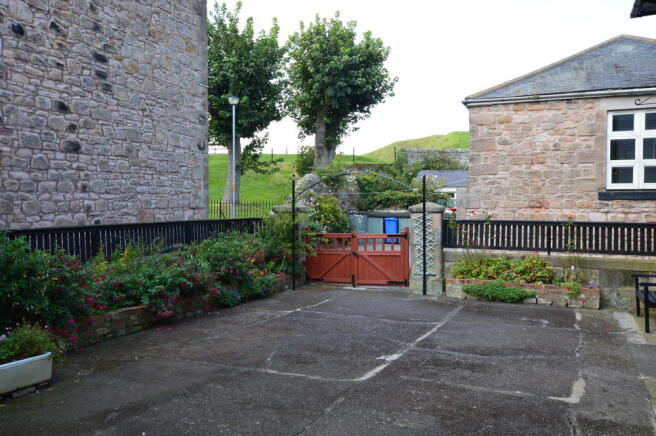 Photo 10