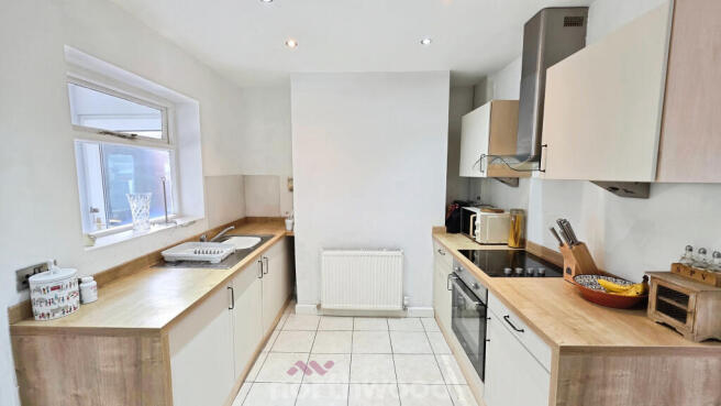 3 bed Terraced for sale Image 6