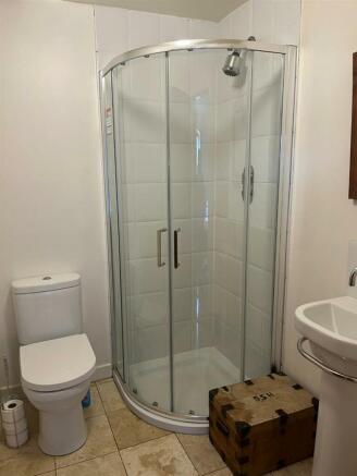 ensuite.jpg