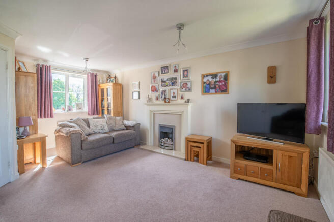 4 bed Detached for sale Image 6