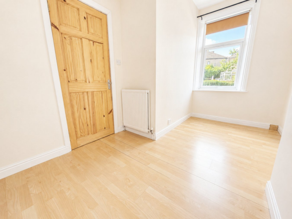 3 bed Terraced for sale Image 5