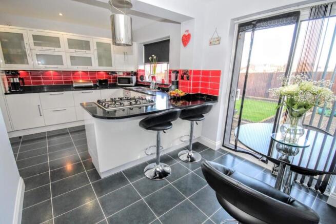 Kitchen/Dining room