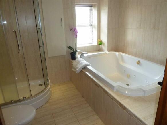 En-suite Bathroom
