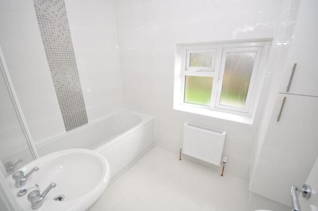 11 RUSSELL TERRACE, CARMARTHEN Photo 7