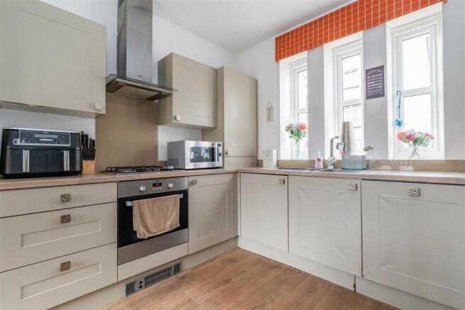 Kitchen/ Dining Room