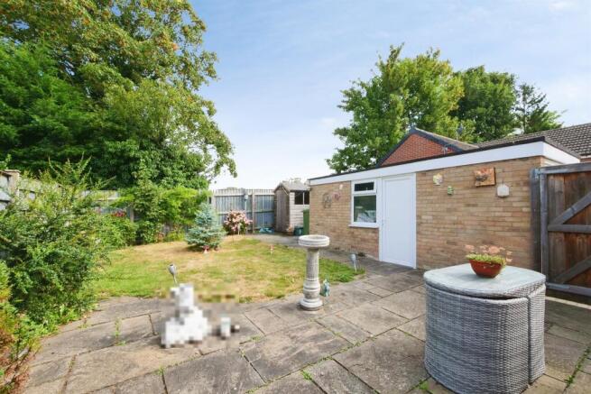 2 bed Semi-Detached Bungalow for sale Image 10