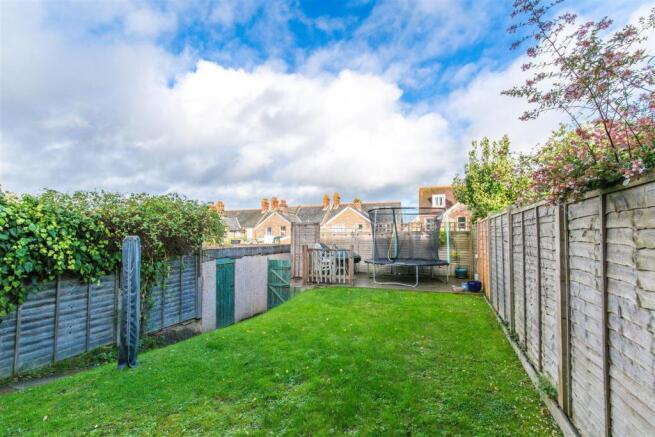 37 Harcourt Close-5.jpg