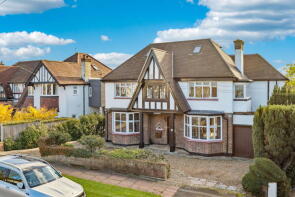 61, High View, Pinner HA5 3PE