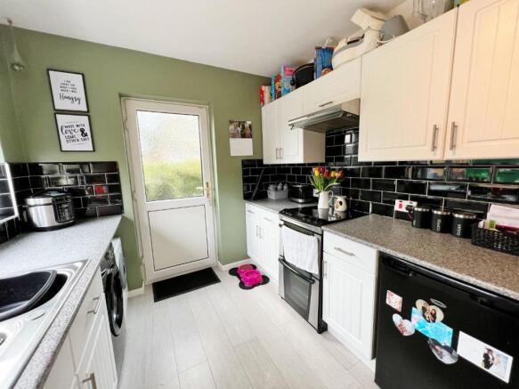 Kitchen 5.jpg