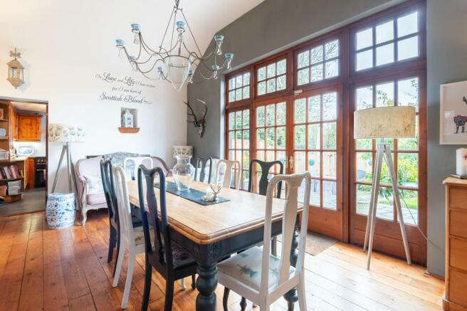 DINING ROOM AGAIN