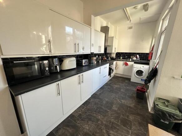 15ka.kitchen.JPG