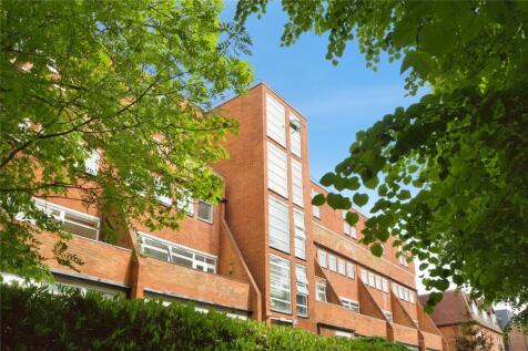 Holden Avenue, London, N12