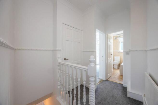 3 bed Terraced to rent Image 8
