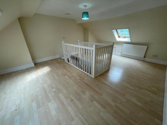 3 bed Terraced to rent Image 12