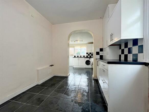 Kitchen/ Dining Room