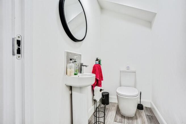 3 bed Semi-Detached for sale Image 7