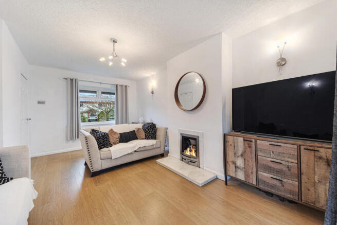 19 Montclare Crescent -23.jpg