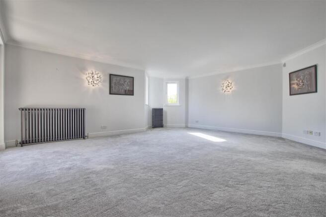 Living Room 1.jpg