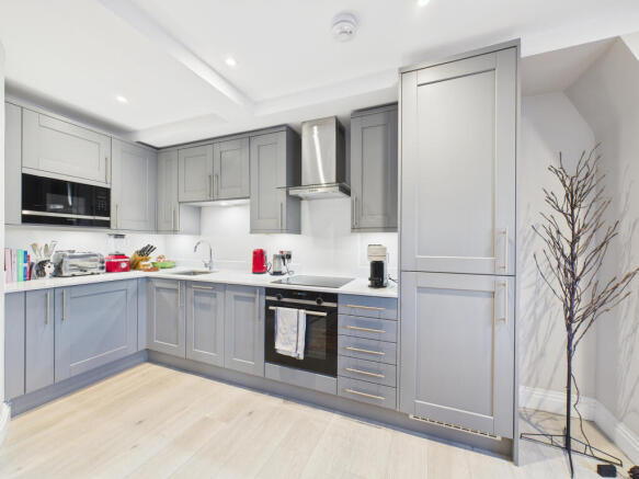 CAM01984G0-PR0538-STILL005