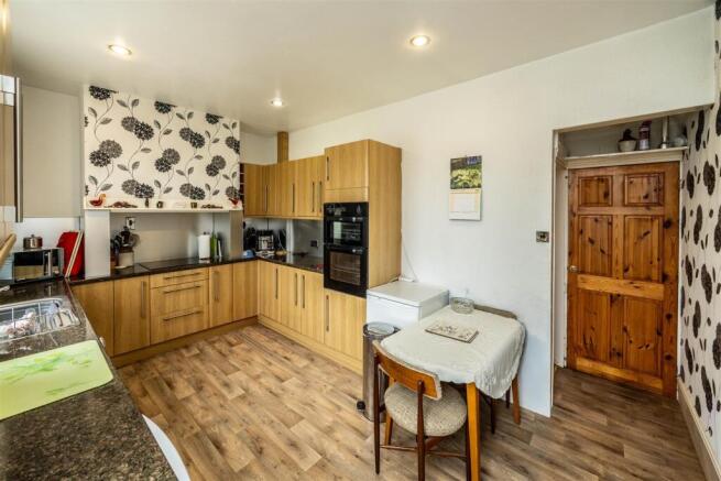 3 bed Terraced for sale Image 6