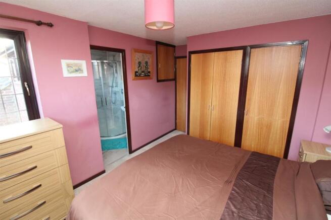 BedroomOneAlt.JPG
