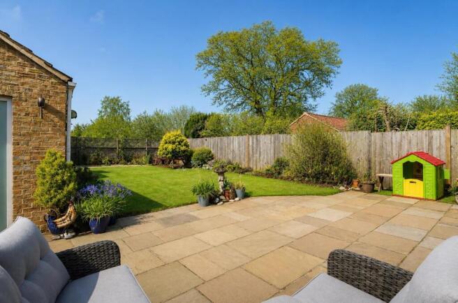 4 bed Detached for sale Image 9