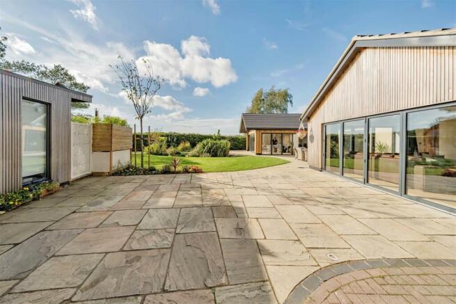 Woodland View, West End, Silverstone