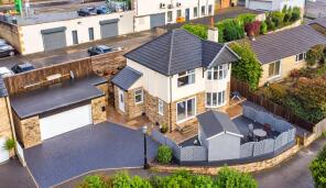 Stoneleigh, Hill Crest Close, Sowerby Bridge HX6 2FX