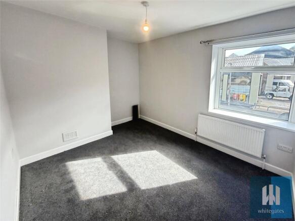 2 bed Terraced to rent Image 5