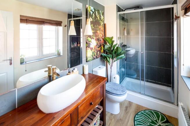 En-Suite to Bed One