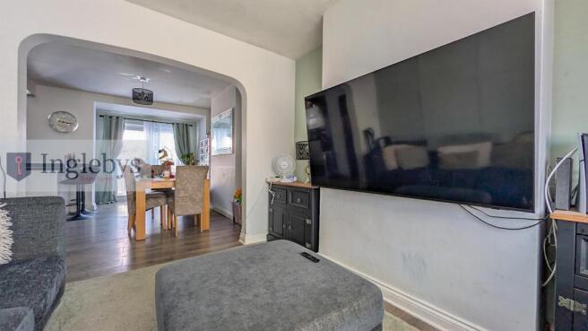 3 bed Semi-Detached for sale Image 4