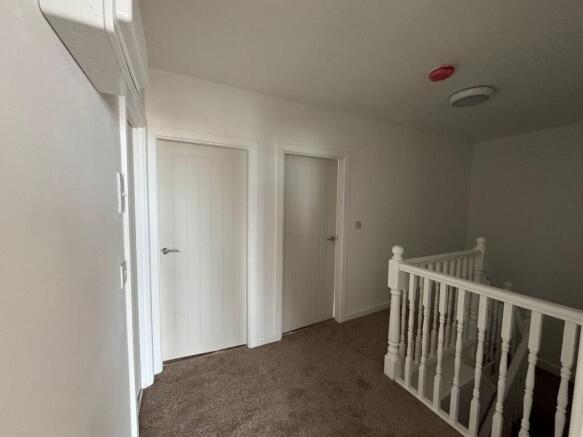 2 bed Flat to rent Image 10