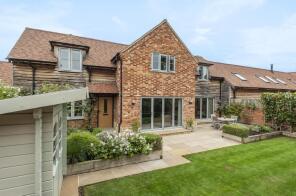 7 Romney, Pearce Courtyard, Aylesbury HP18 9WY