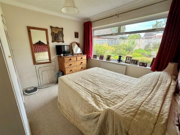 BEDROOM 2