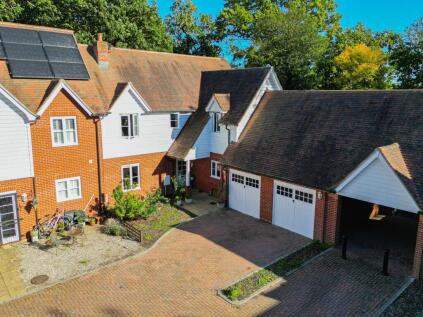 Cravenwood Close, Weeley, CO16