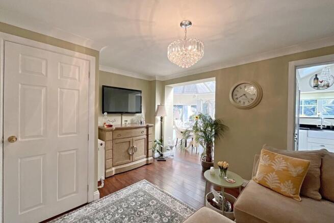 4 bed Semi-Detached for sale Image 7