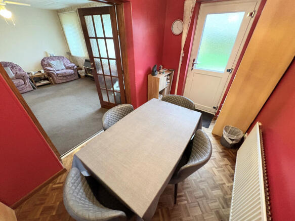 Hayling Avenue, Little Paxton, PE19 6HG photo 4