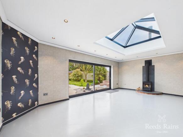 3 bed Semi-Detached for sale Image 11