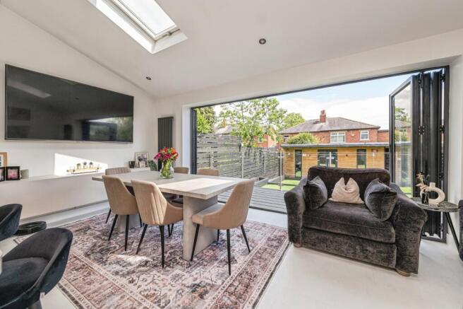 4 bed Semi-Detached for sale Image 5